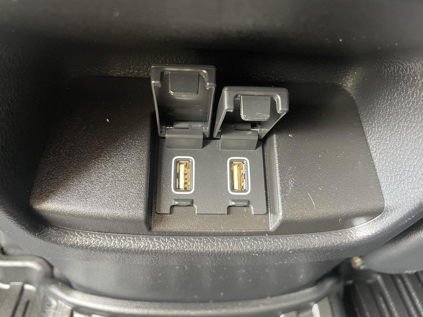 Vehicle photo 23