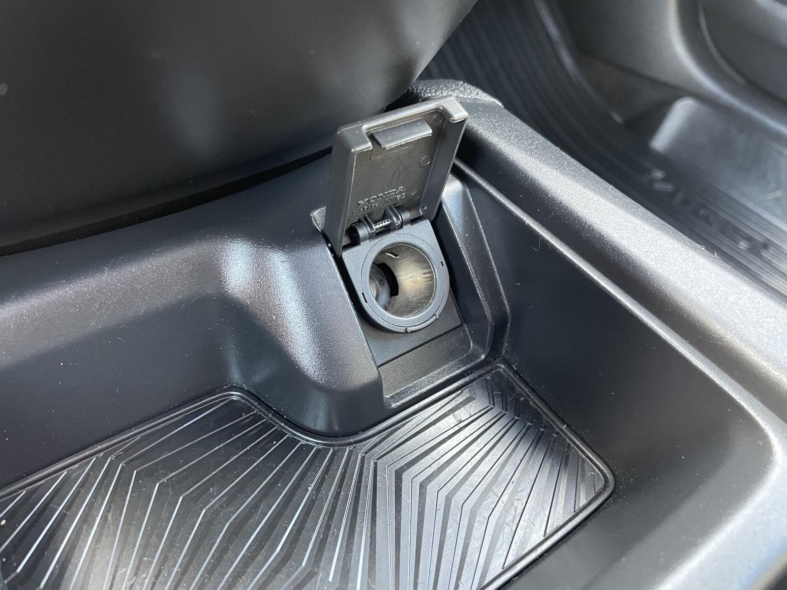 Vehicle photo 25