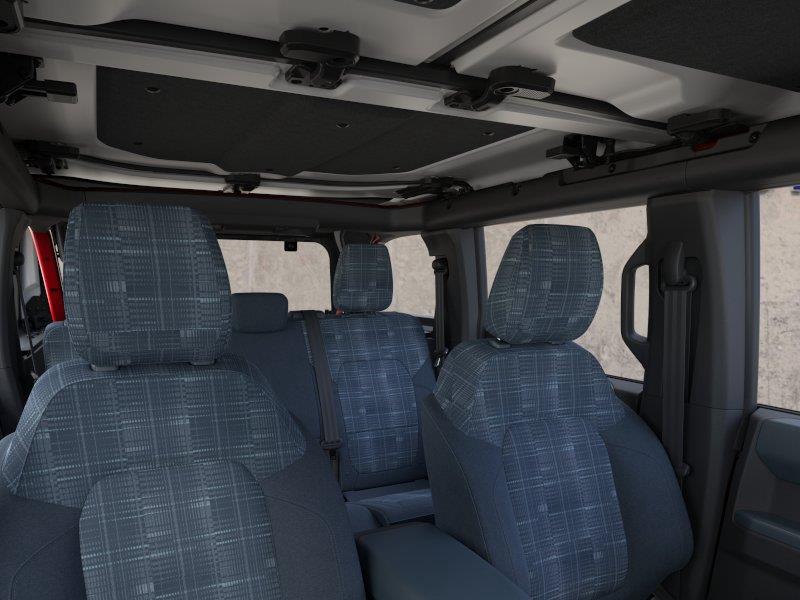 Vehicle photo 12