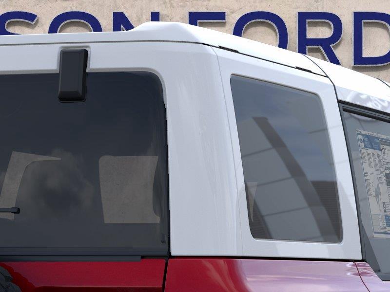 Vehicle photo 25