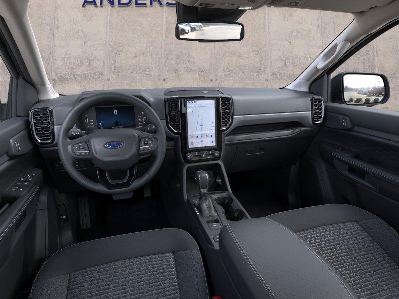 Vehicle photo 9