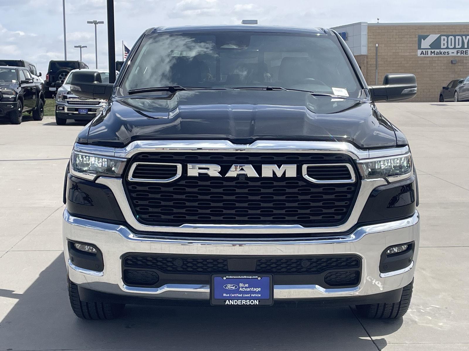 Vehicle photo 4
