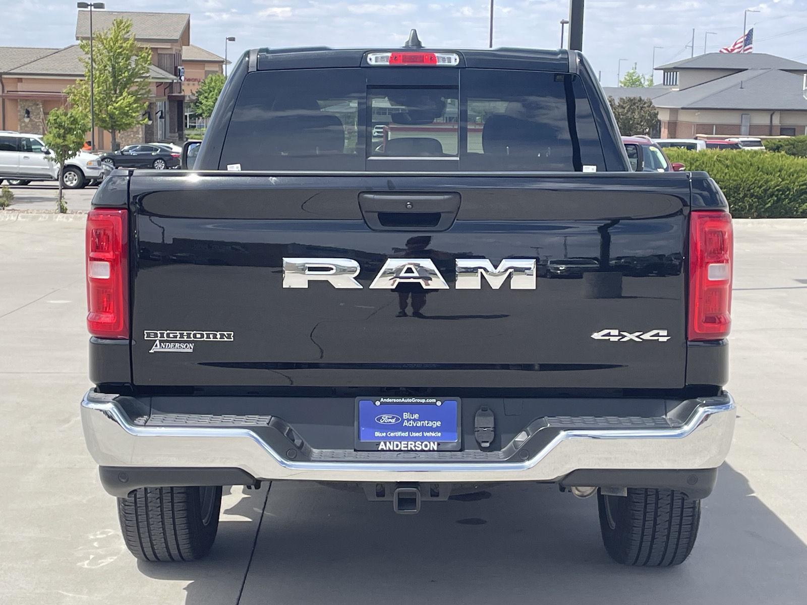 Vehicle photo 8