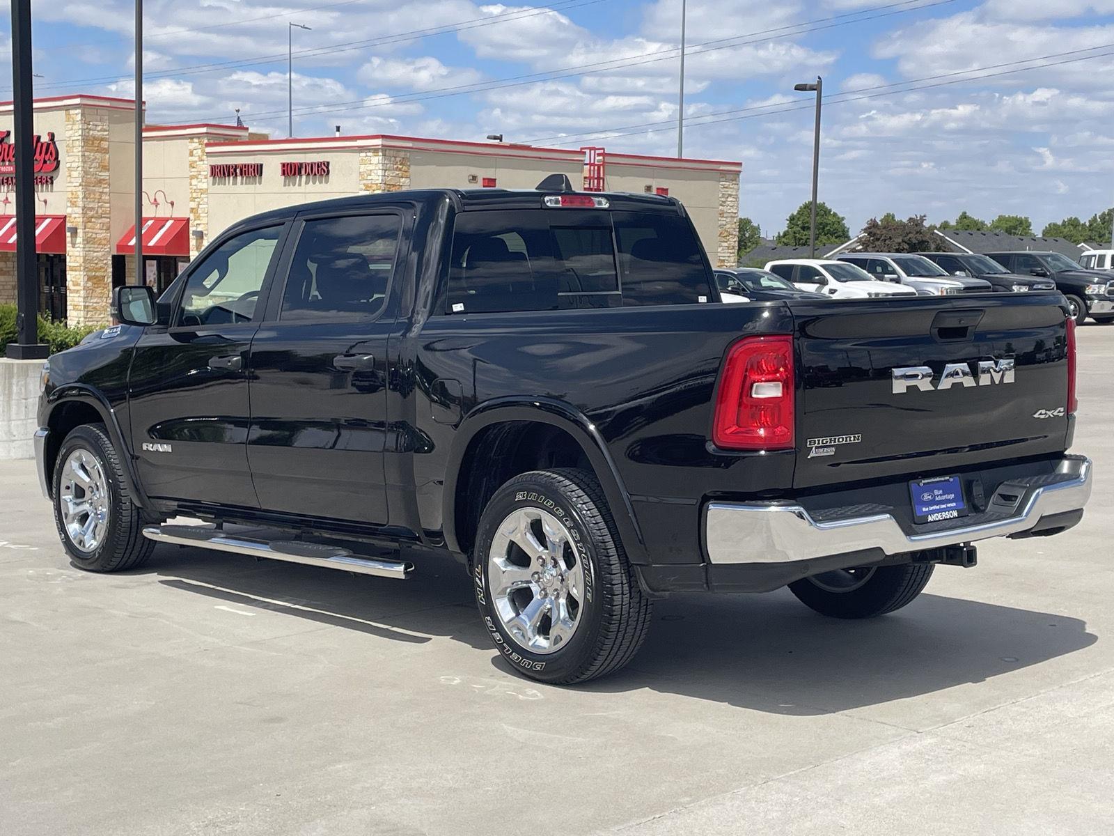 Vehicle photo 9