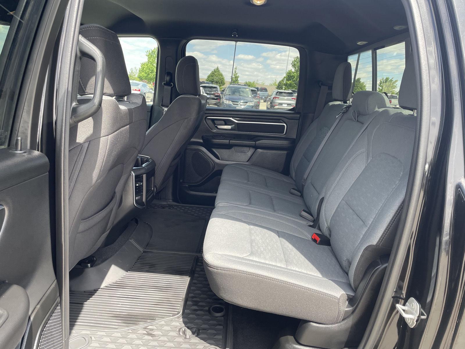 Vehicle photo 20