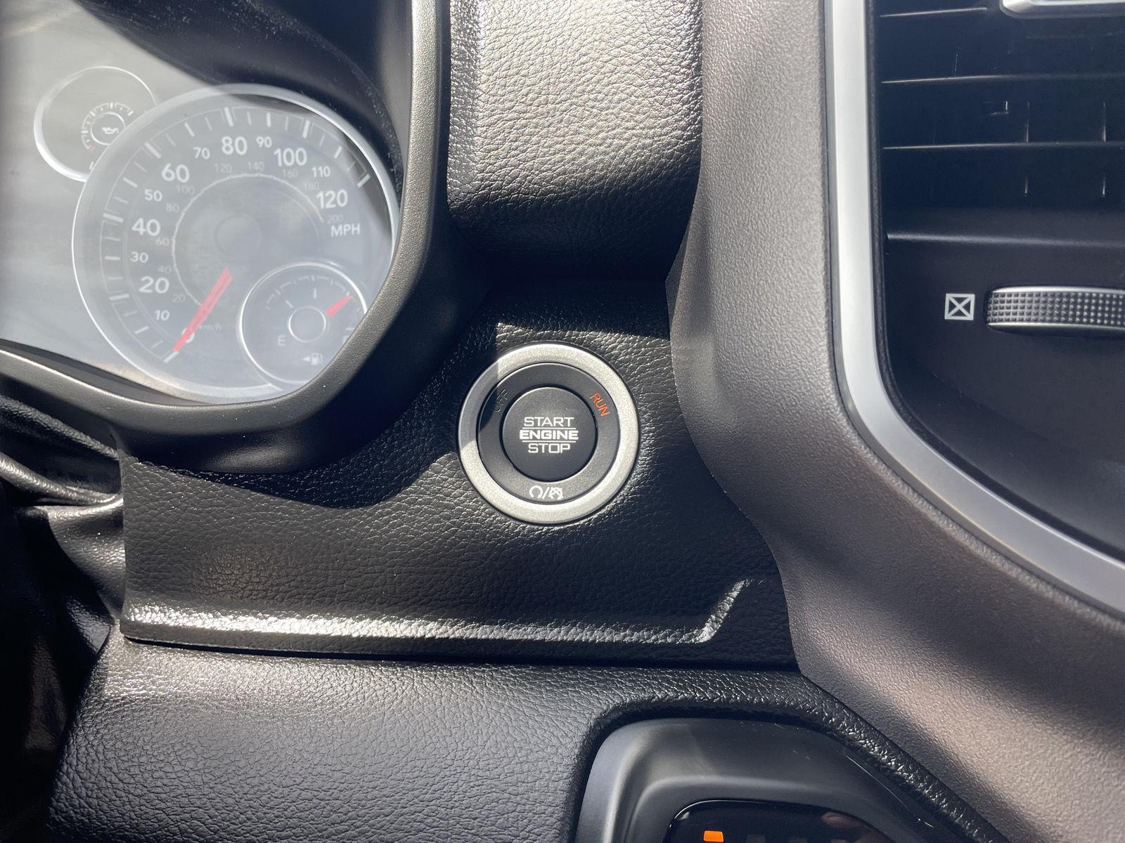 Vehicle photo 28