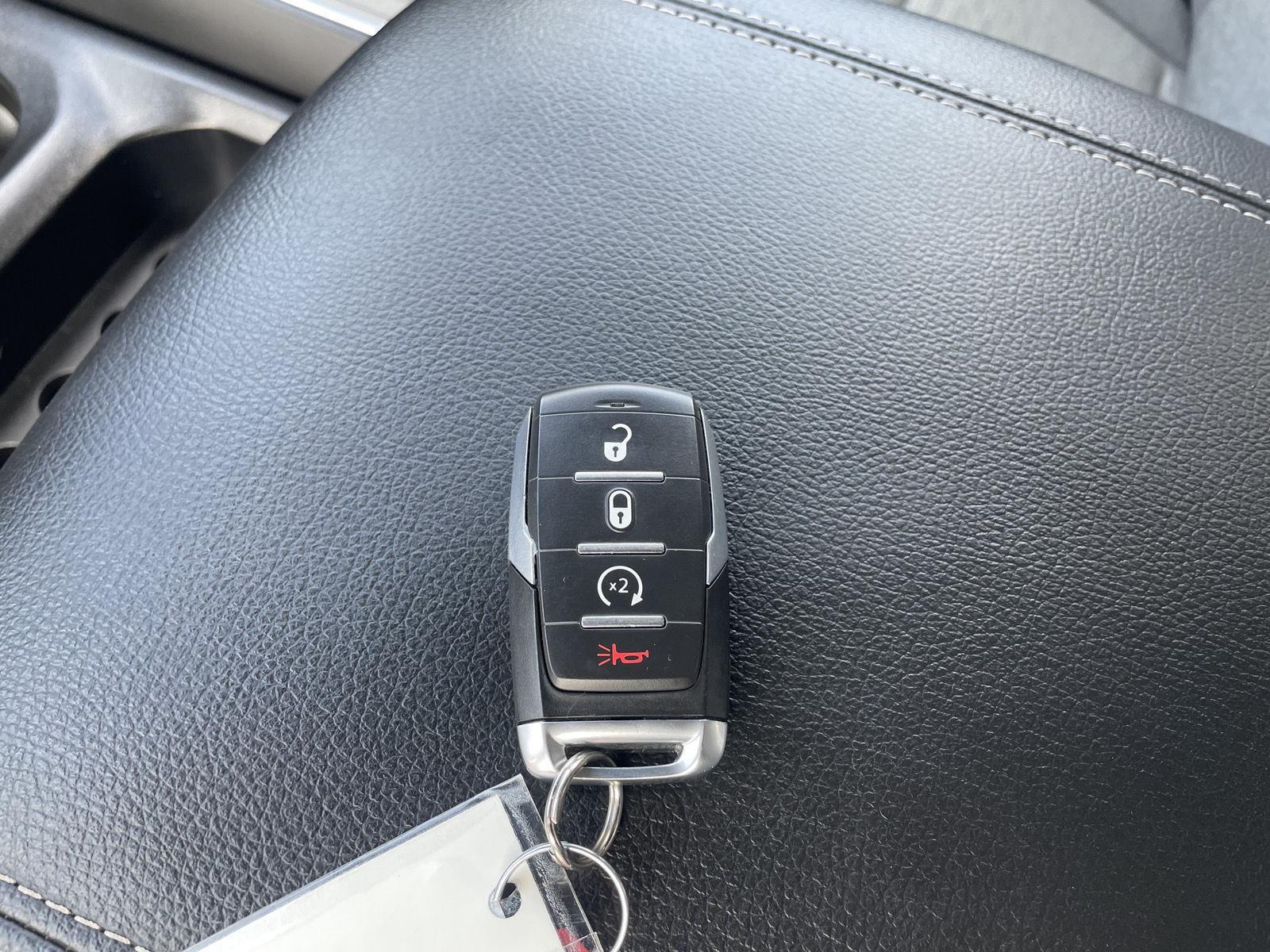Vehicle photo 38
