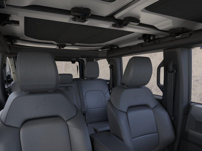Vehicle photo 12