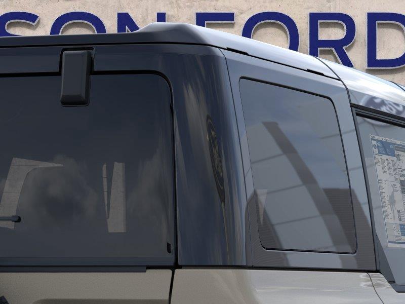 Vehicle photo 25