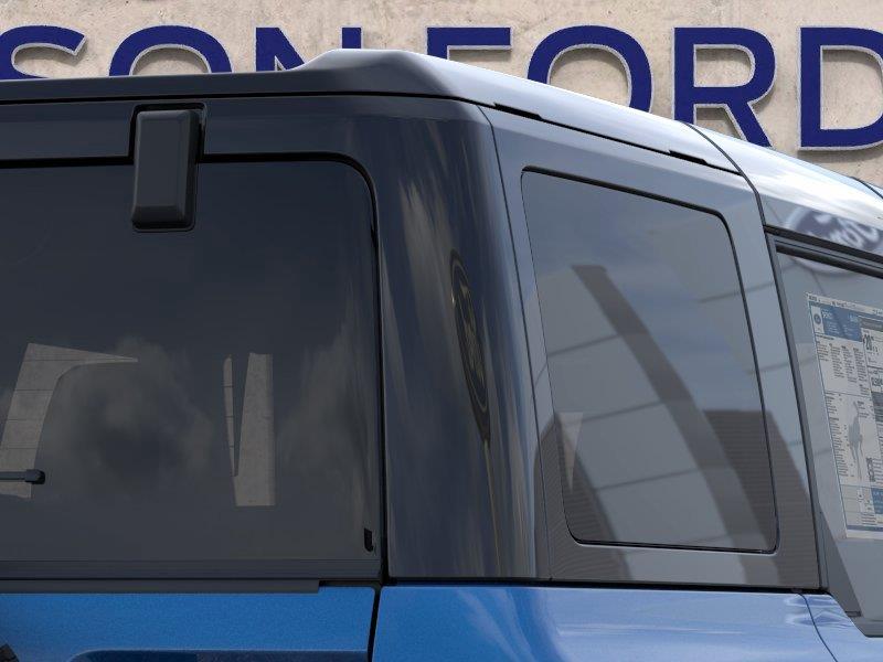 Vehicle photo 25