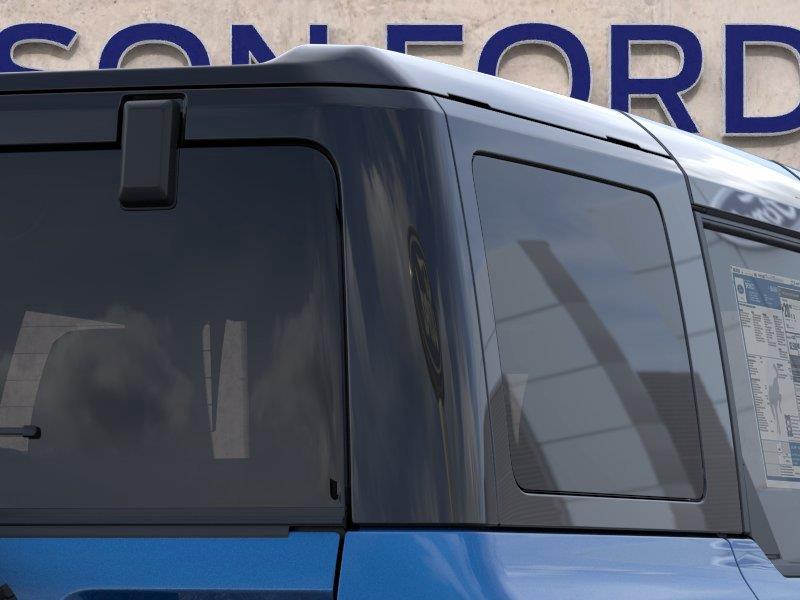Vehicle photo 25