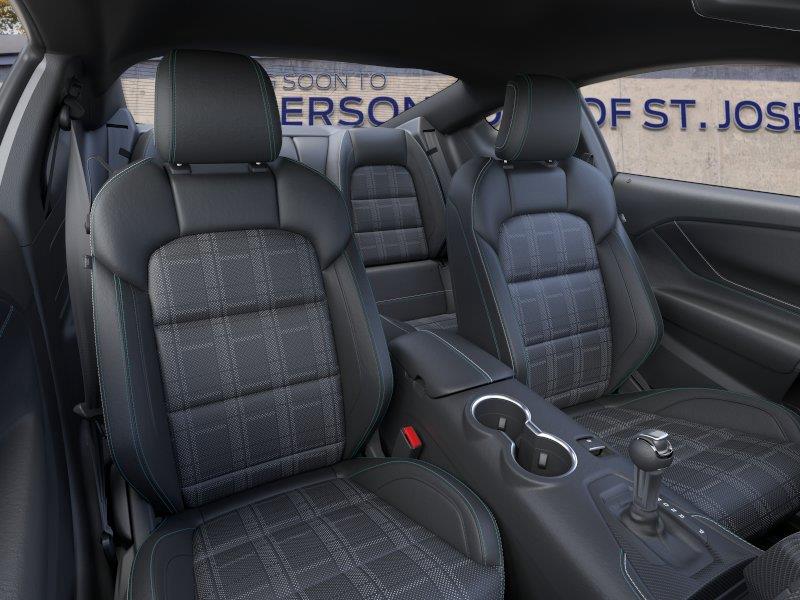 Vehicle photo 10