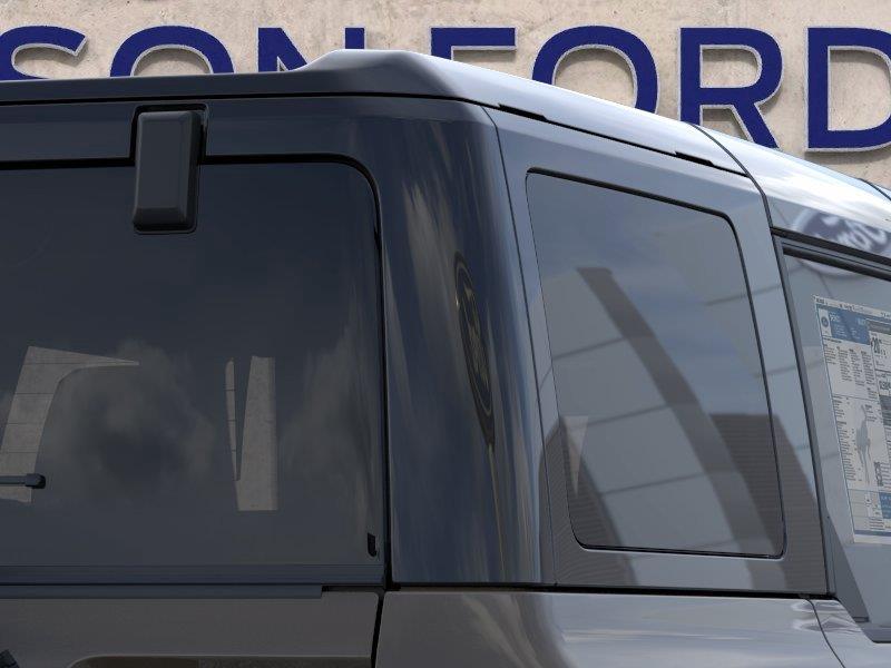 Vehicle photo 25