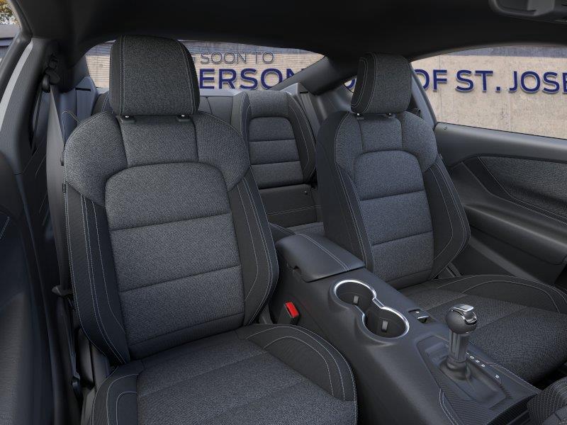 Vehicle photo 10