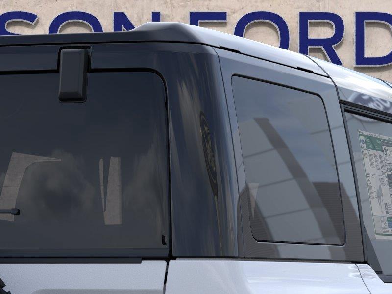 Vehicle photo 25