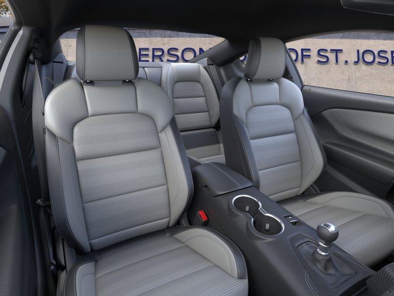 Vehicle photo 10