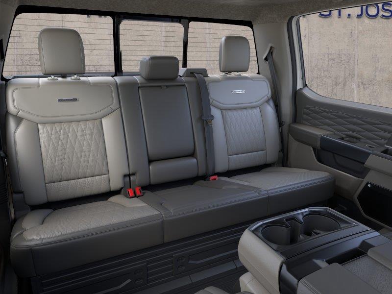 Vehicle photo 11