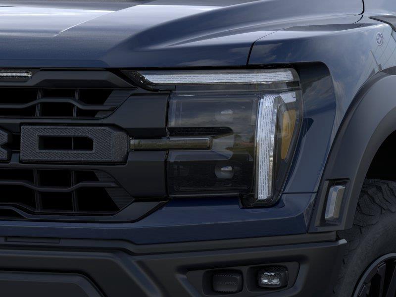 Vehicle photo 18