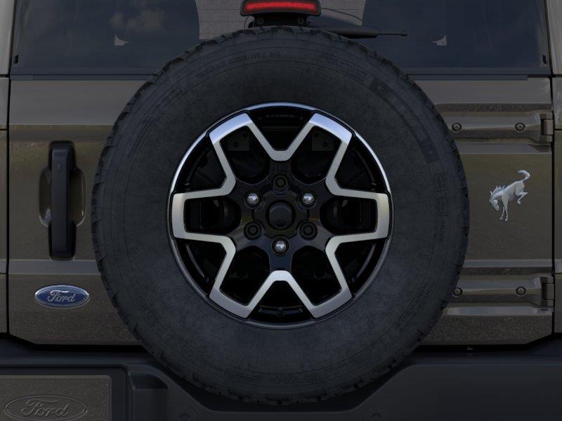 Vehicle photo 24