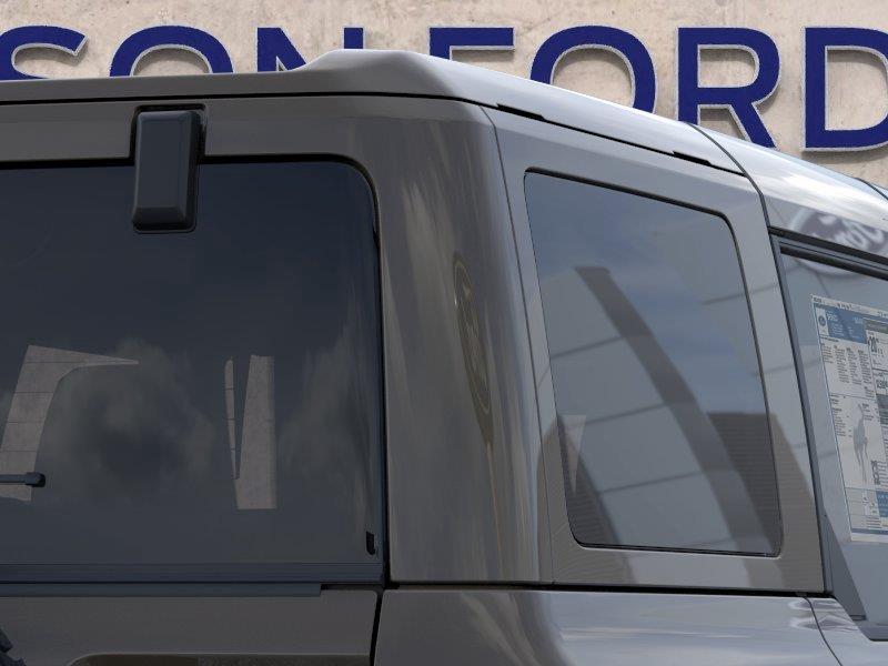 Vehicle photo 25