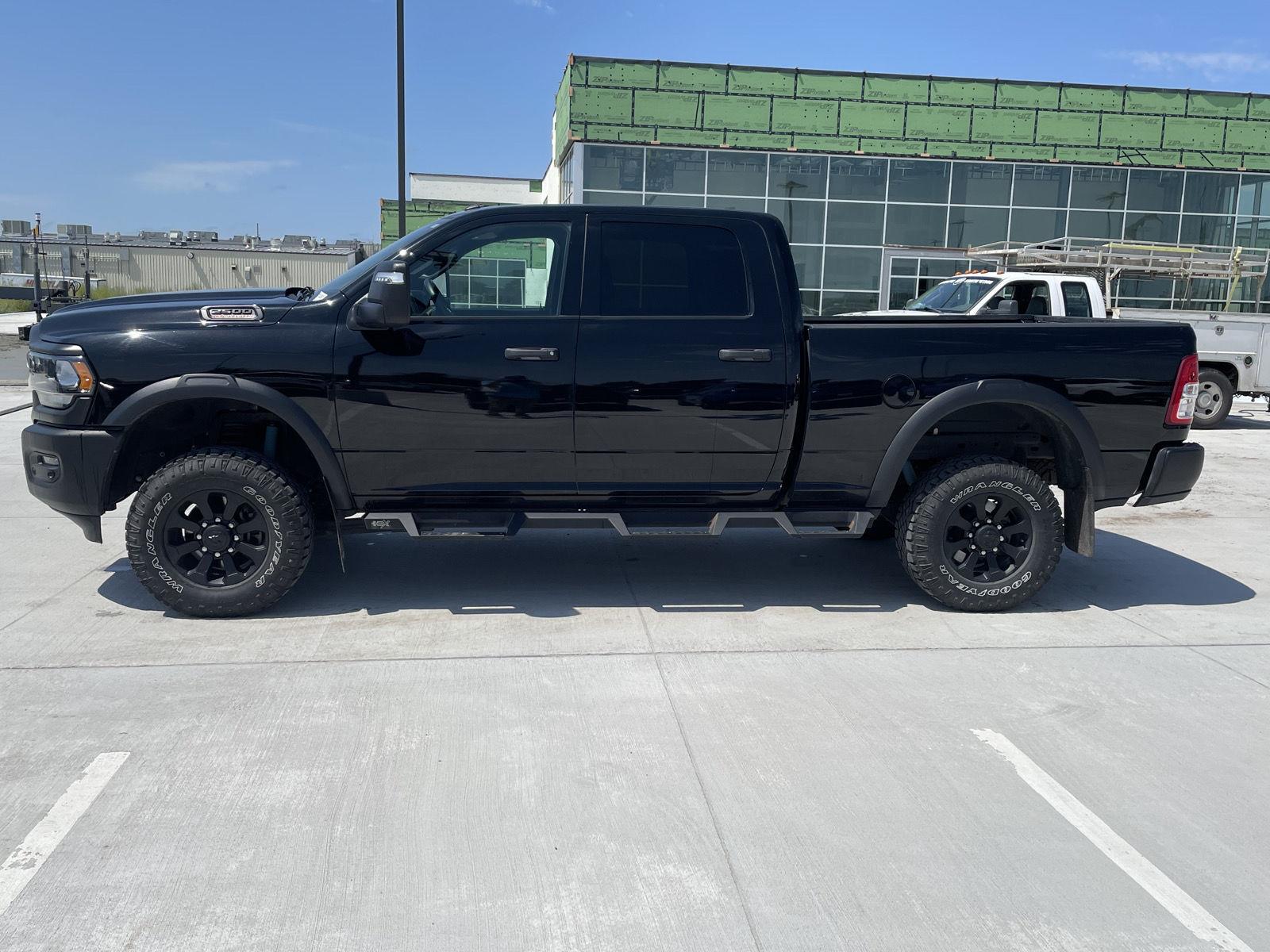 Vehicle photo 2