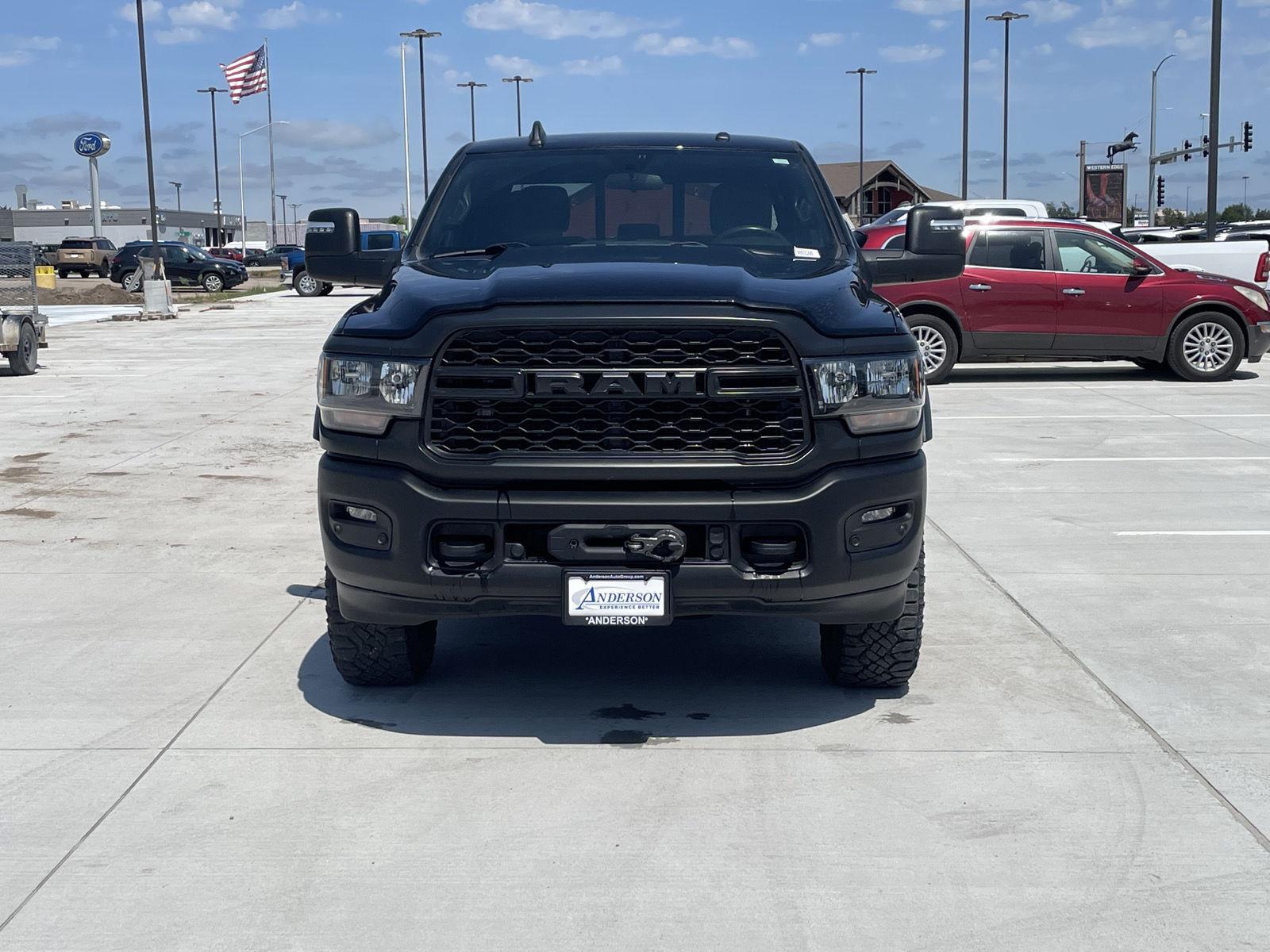 Vehicle photo 9
