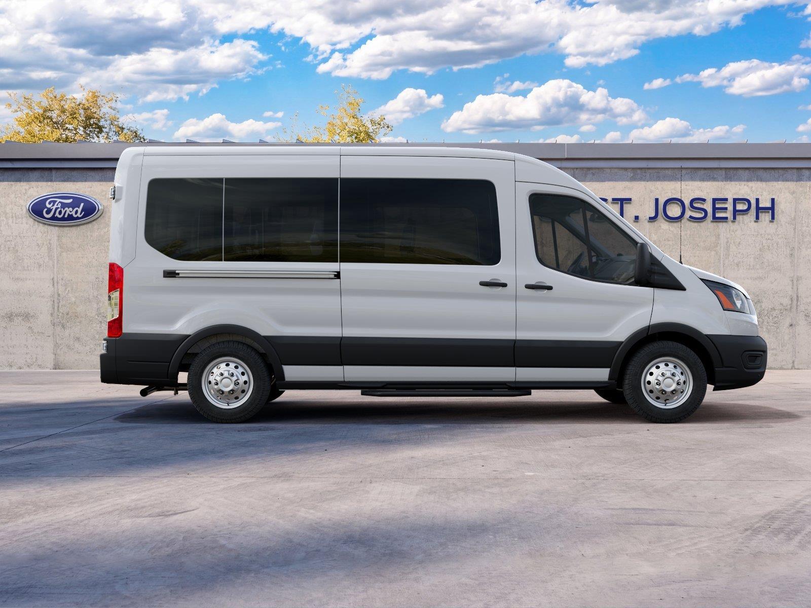 Vehicle photo 5