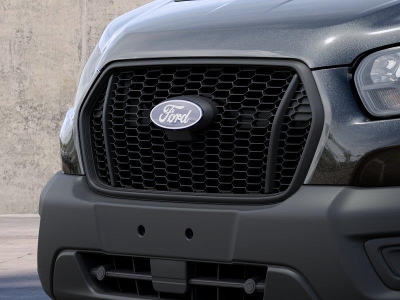 Vehicle photo 16