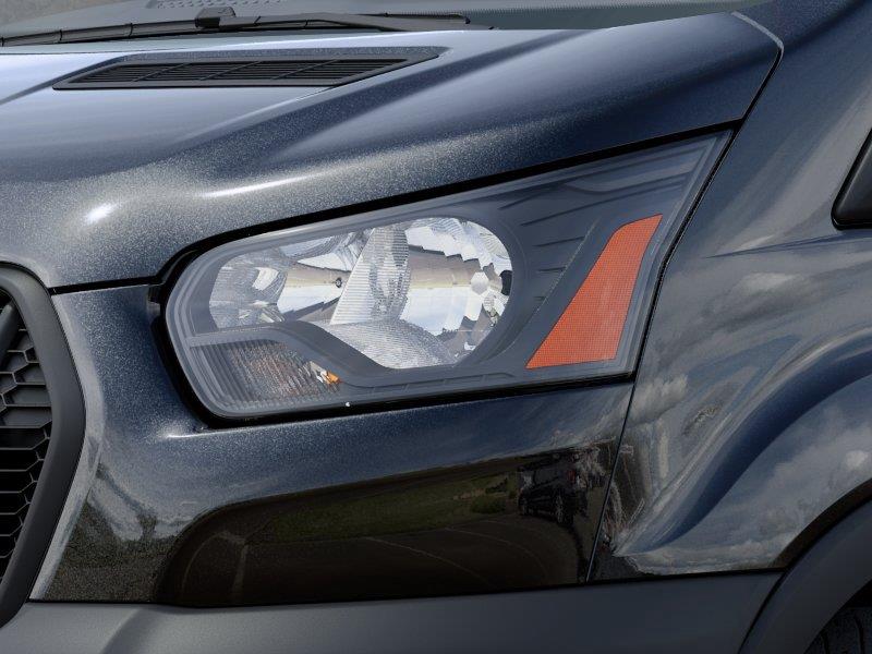 Vehicle photo 17