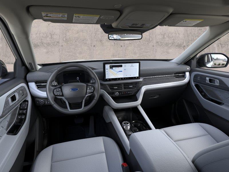 Vehicle photo 9