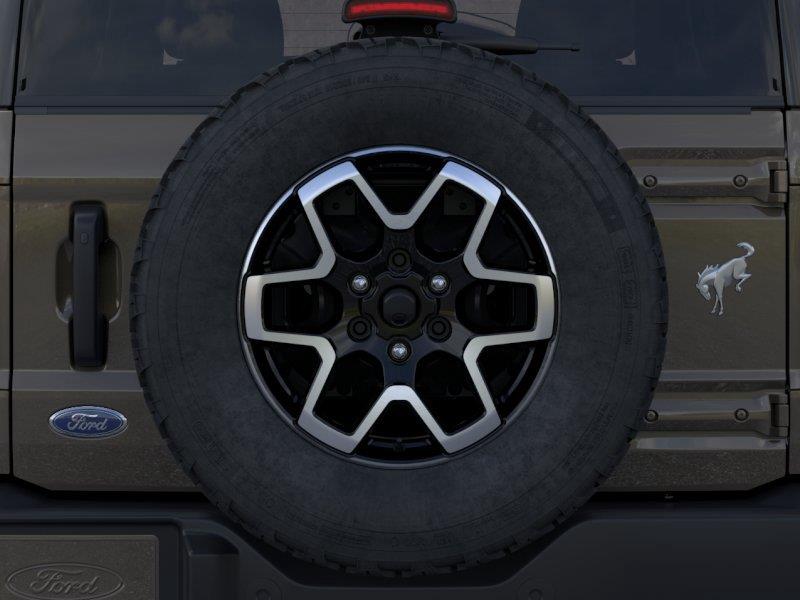Vehicle photo 24