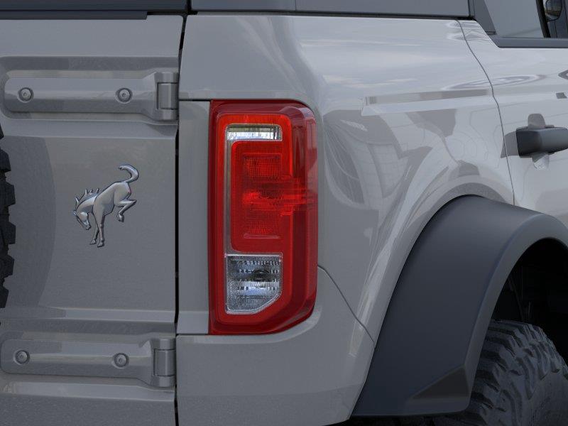 Vehicle photo 23