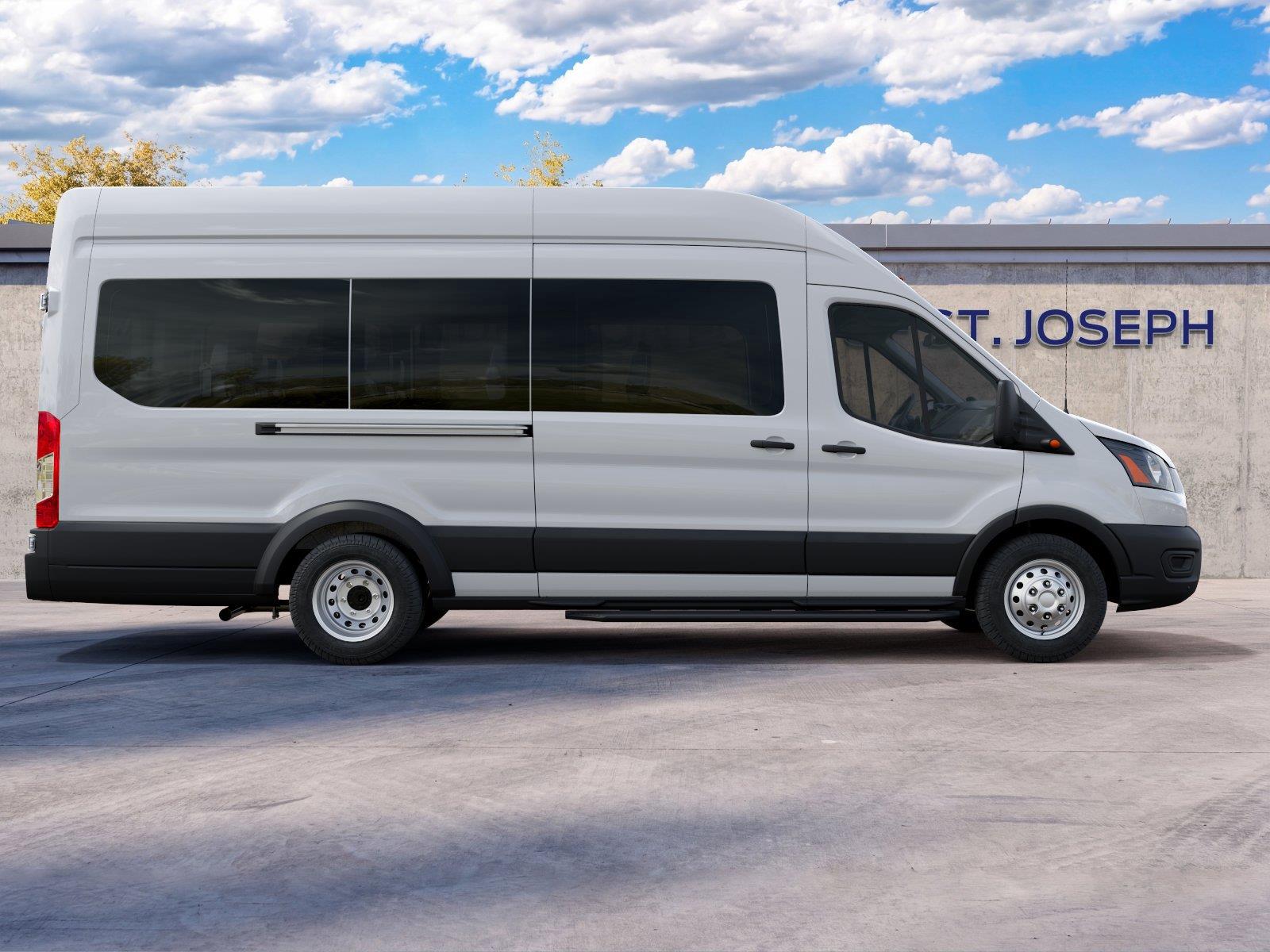 Vehicle photo 5