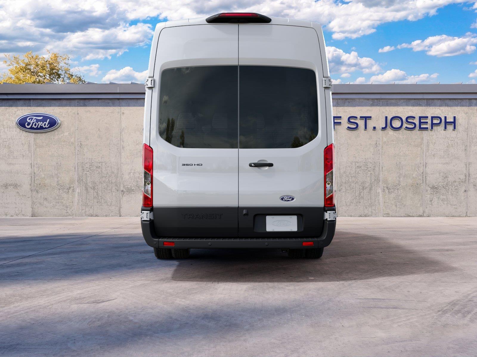 Vehicle photo 7
