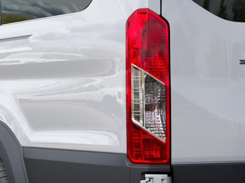 Vehicle photo 21