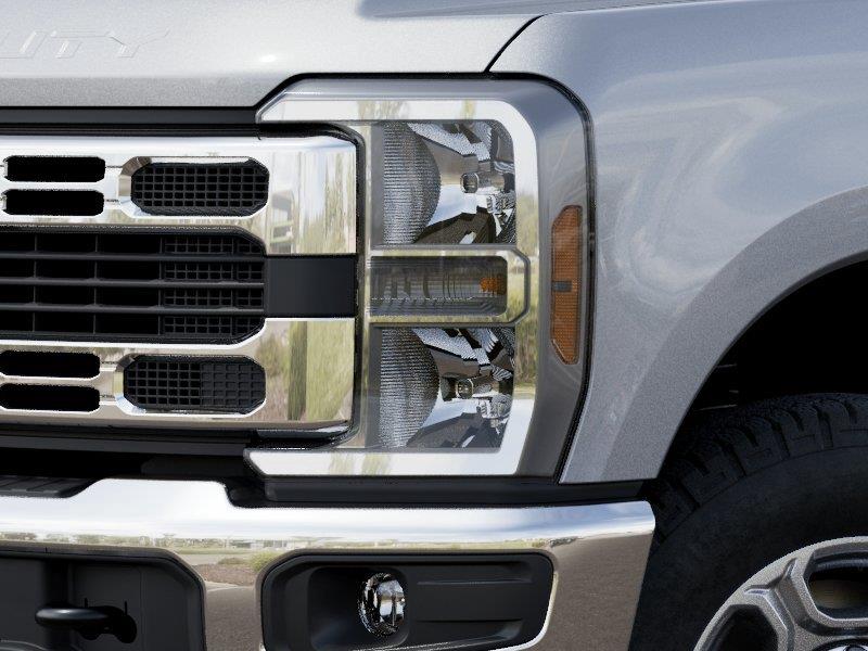 Vehicle photo 15