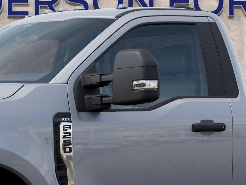 Vehicle photo 17