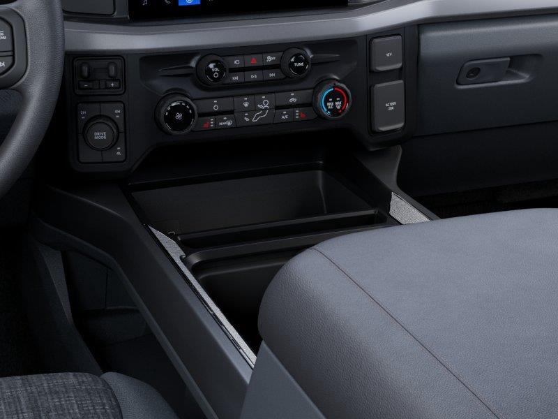 Vehicle photo 15