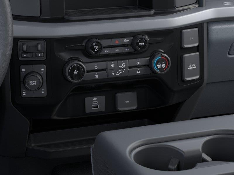 Vehicle photo 15
