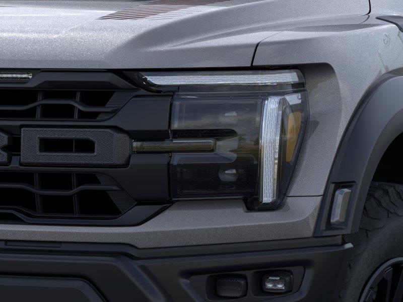 Vehicle photo 18