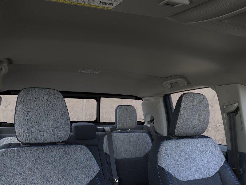 Vehicle photo 12