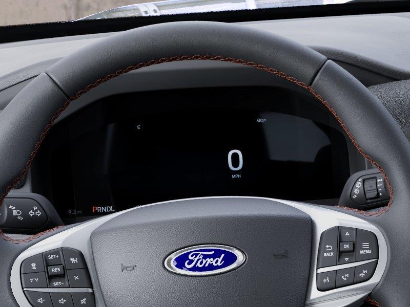 Vehicle photo 13
