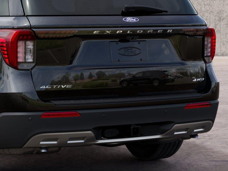 Vehicle photo 23