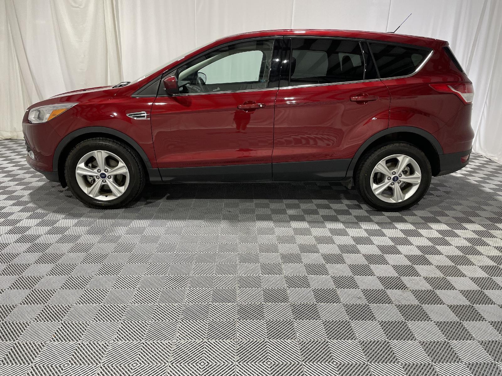 Used 2016 Ford Escape SE with VIN 1FMCU0G70GUB71639 for sale in Lincoln, NE