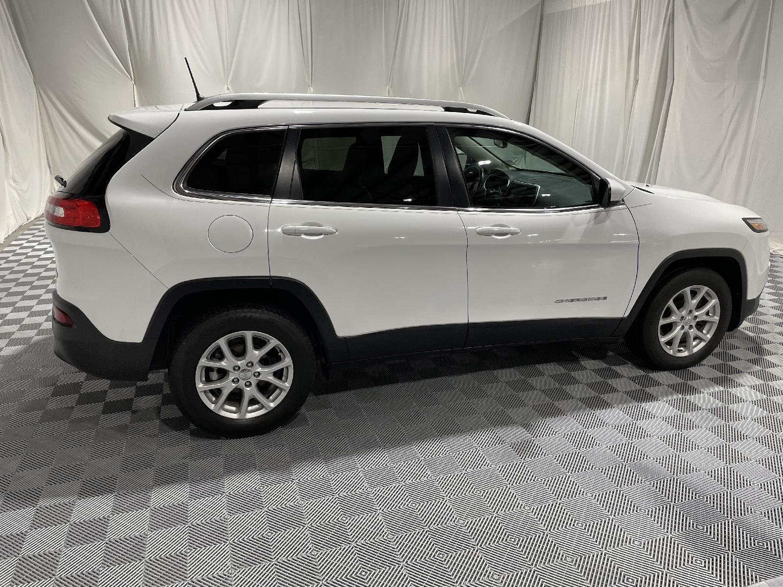 Used 2016 Jeep Cherokee Latitude SUV for sale in St Joseph MO