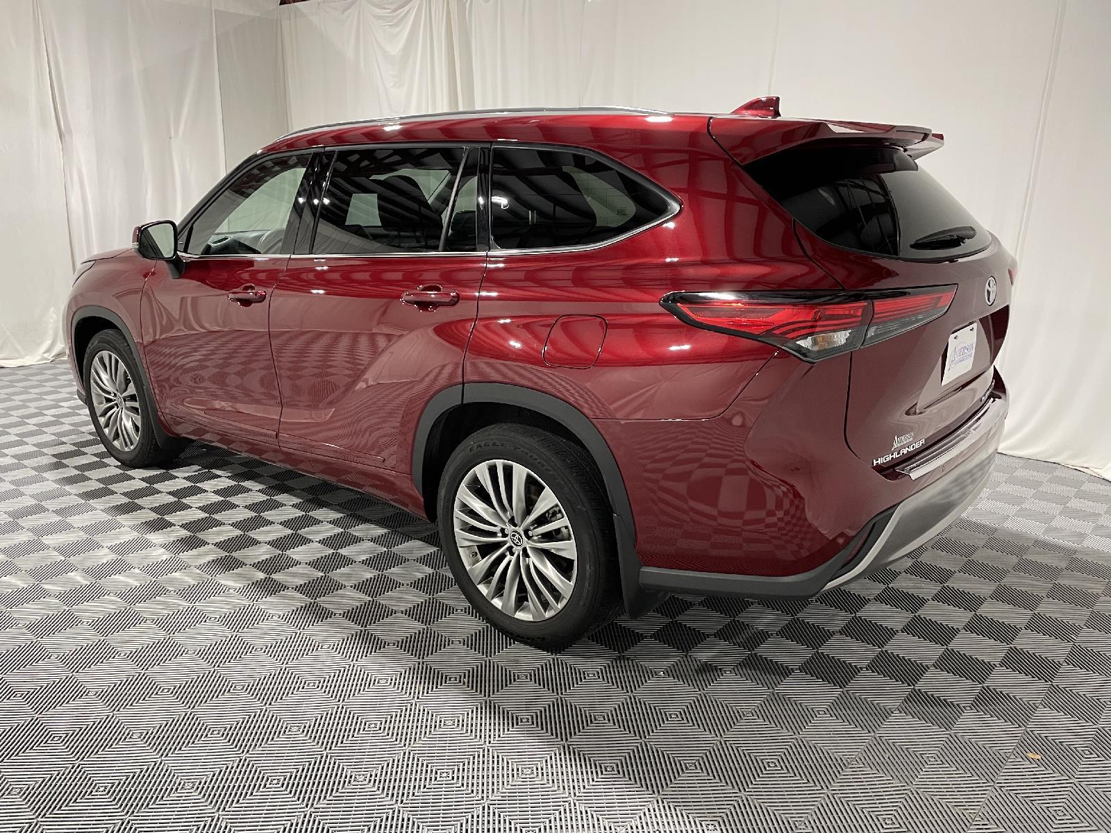 Used 2022 Toyota Highlander Platinum SUV for sale in St Joseph MO