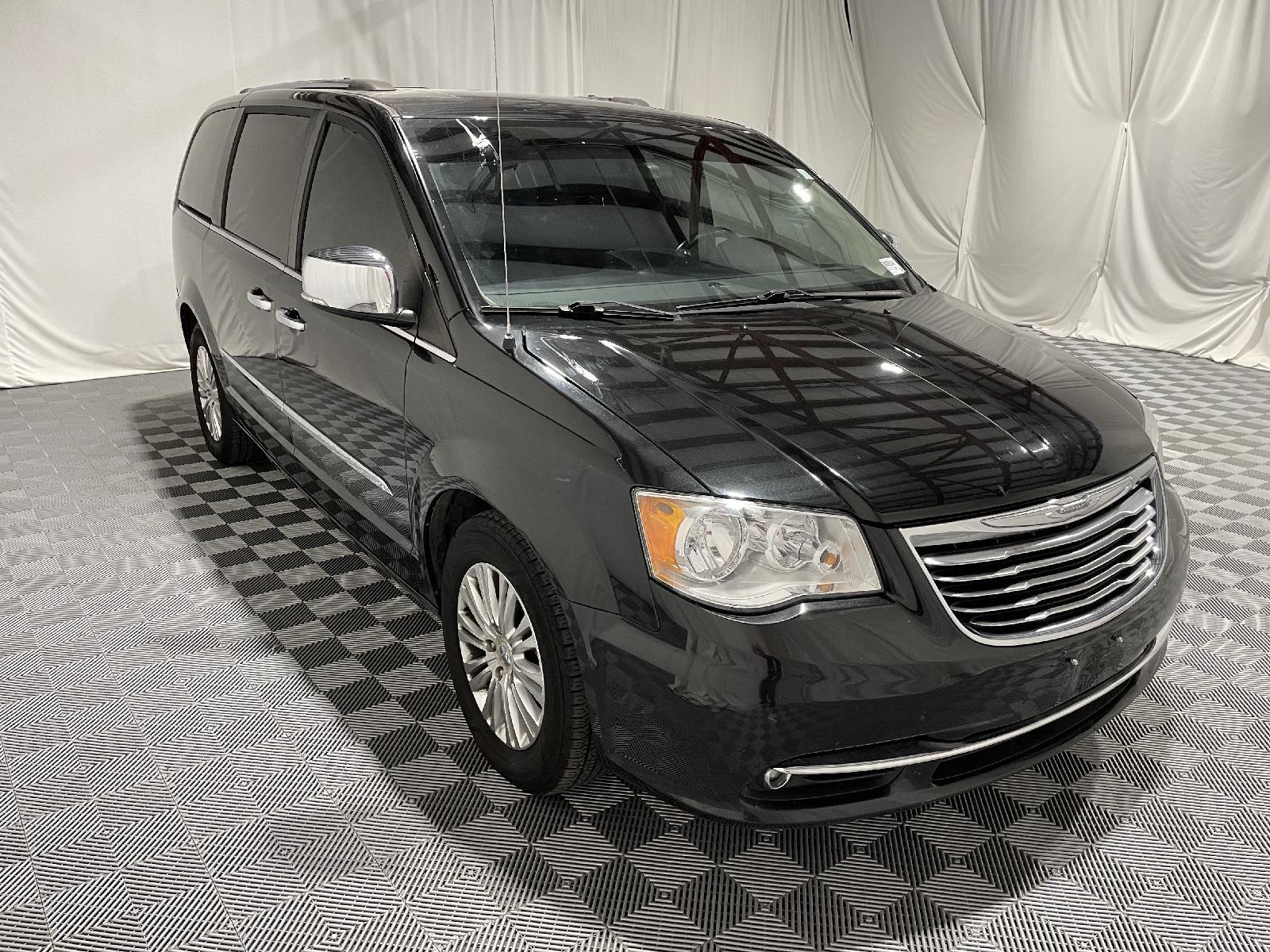 Used 2016 Chrysler Town And Country Limited Minivans for sale in St Joseph MO