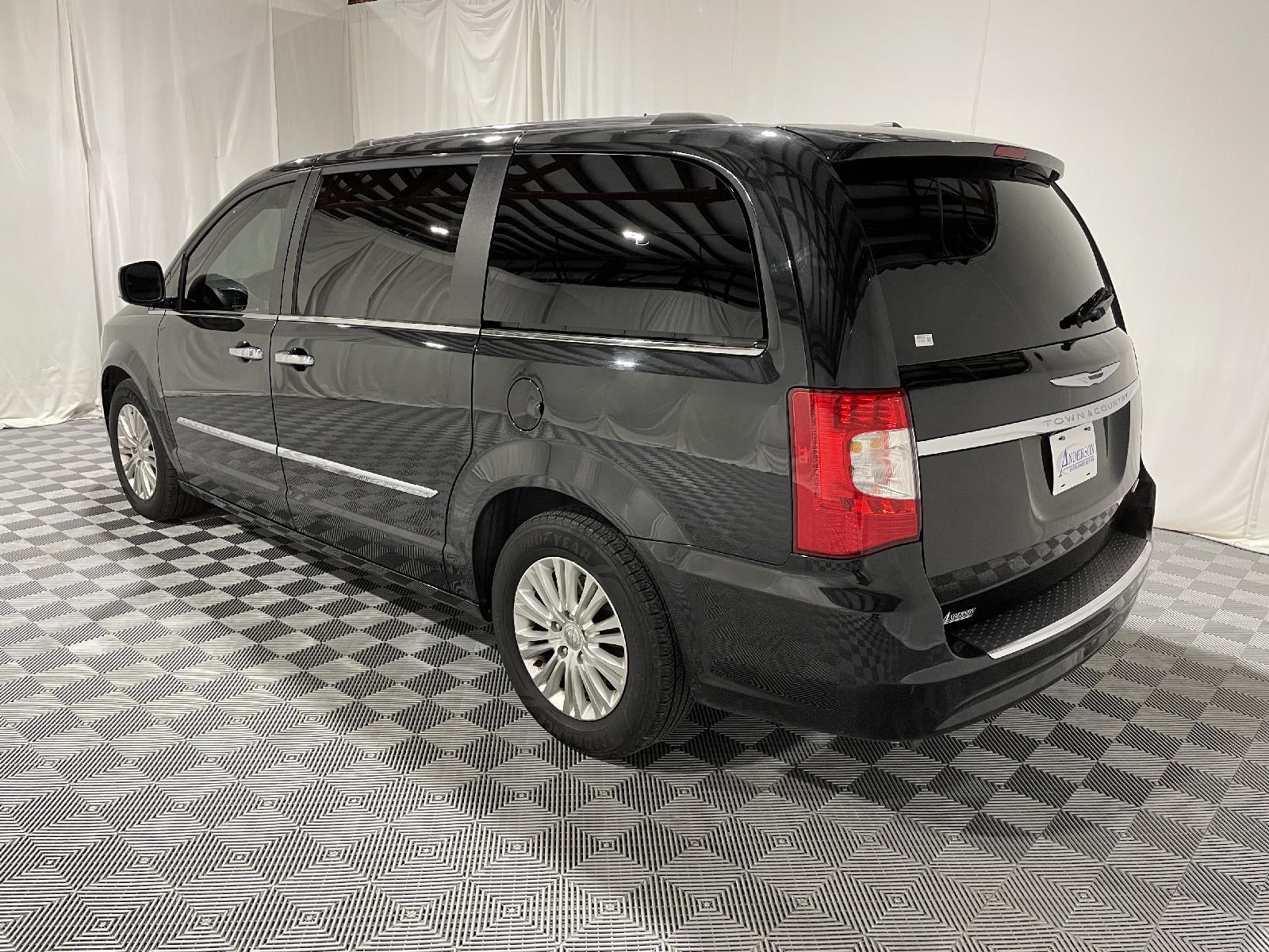 Used 2016 Chrysler Town And Country Limited Minivans for sale in St Joseph MO