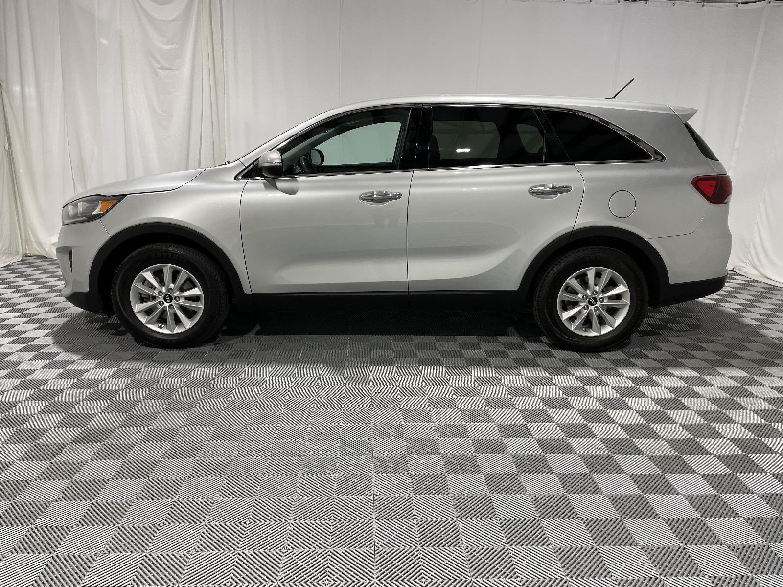 Used 2020 Kia Sorento LX V6 SUV for sale in St Joseph MO