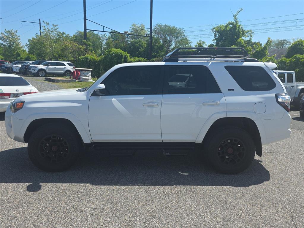 Super White 2022 Toyota 4Runner SR5 4WD SUV / Crossover Four-Wheel Drive 5-Speed Automatic